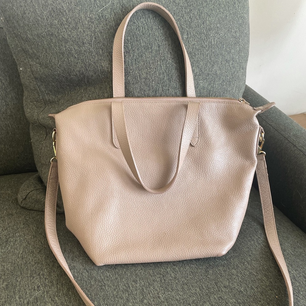 Guyana beige leather bag in great condition